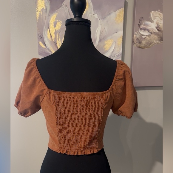 Kirious Los Angeles Women's Brown Puff Sleeve Cropped Top - Picture 3 of 3